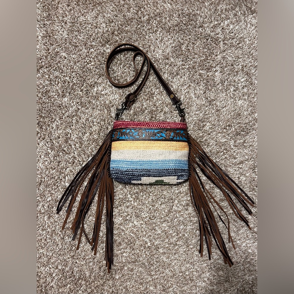 Myra Bag Crossbody